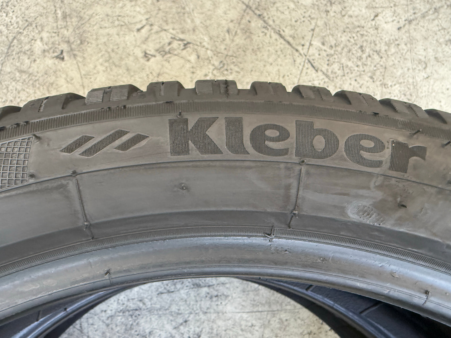 Usato: 2 Pneumatici Kleber Quadraxer 3 195/55R20 95H XL 4 Stagioni 95% Residui