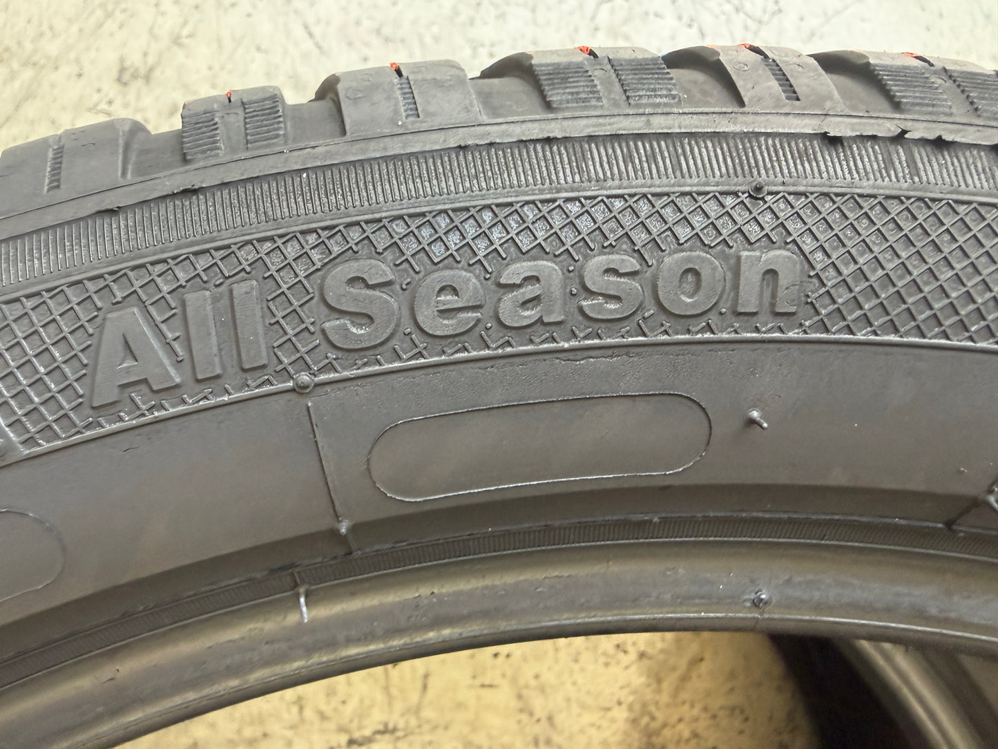 Usato: 2 Pneumatici Kleber Quadraxer 3 195/55R20 95H XL 4 Stagioni 95% Residui