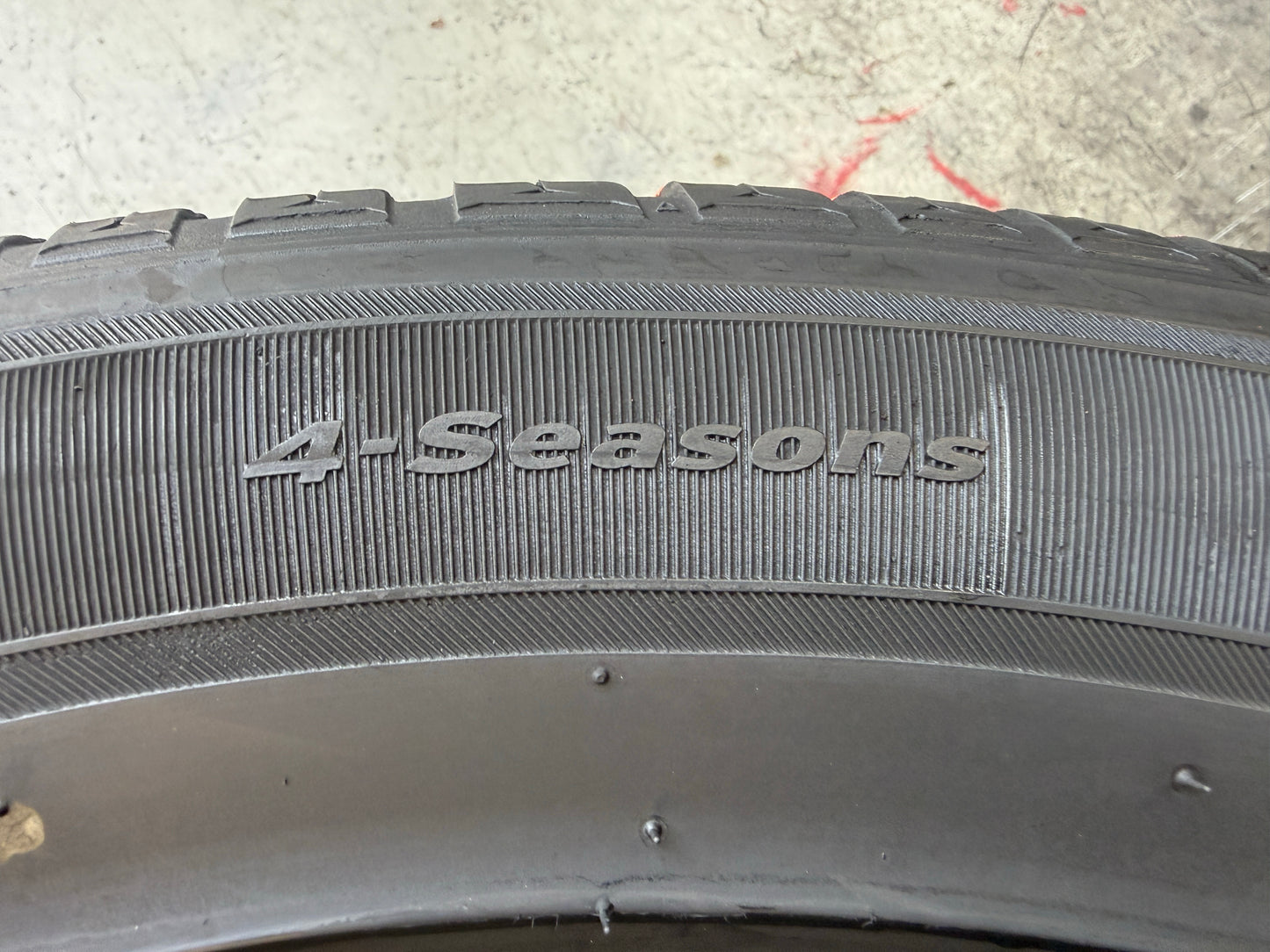 Usato: 2 Pneumatici Hankook Kinergy 4S2 X H750A 255/50R19 107W XL 4 Stagioni 90% Residui