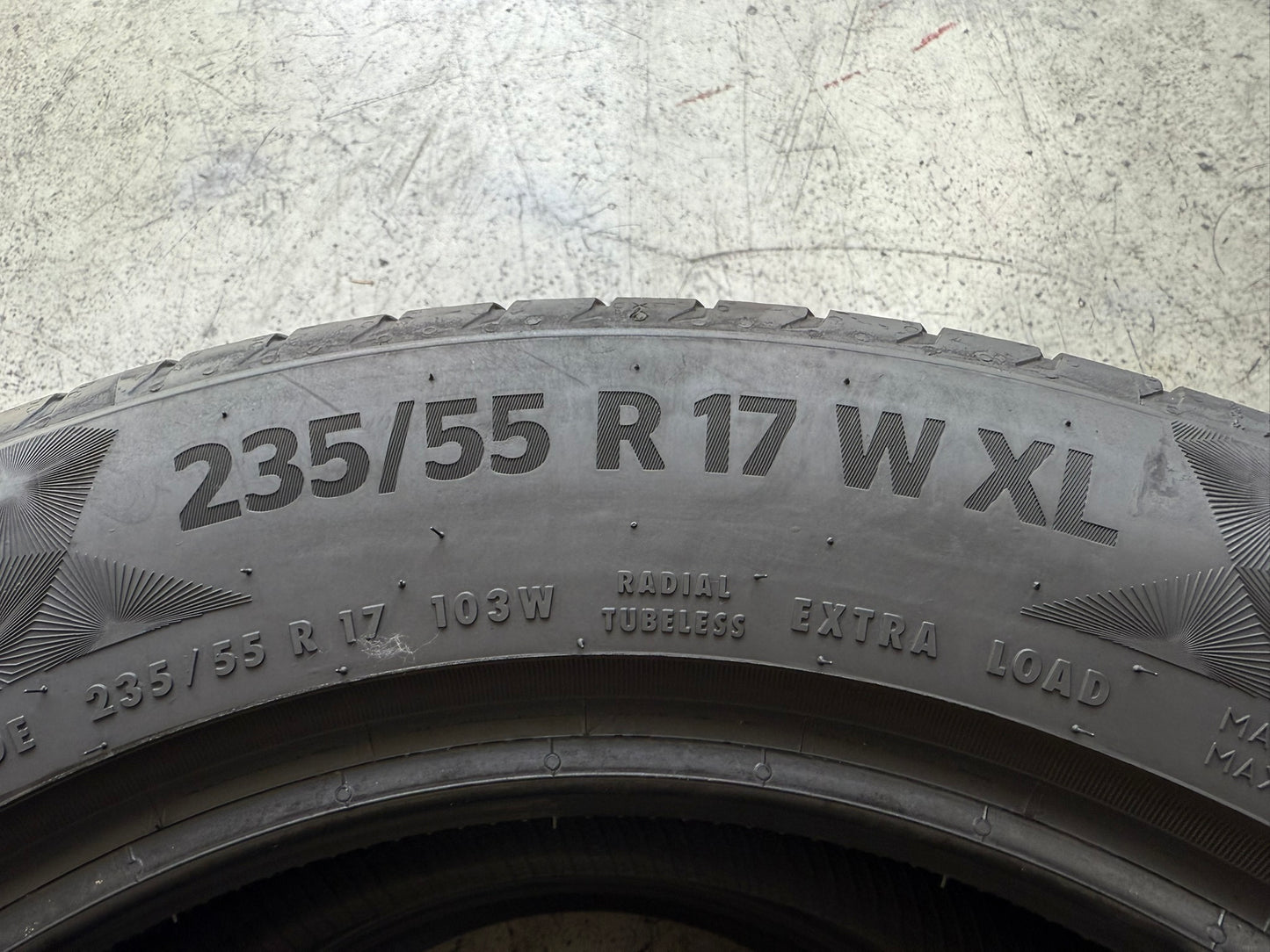 Usato: 2 Gomme 235/55R17 103W XL Continental Estive 55% residui