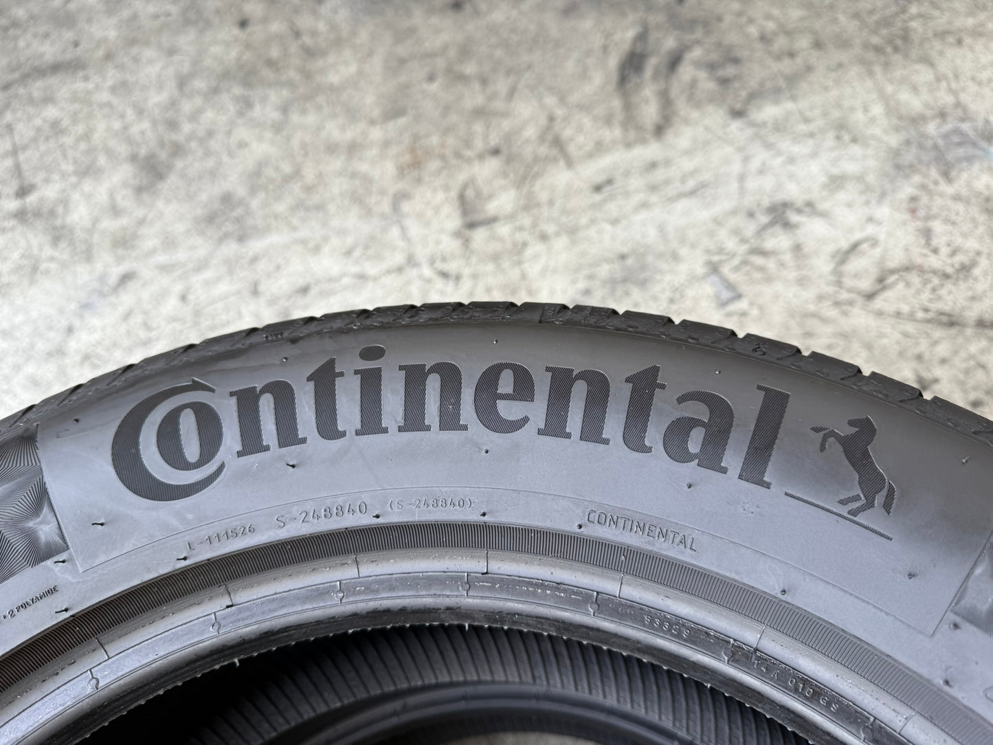 Usato: 2 Gomme 235/55R17 103W XL Continental Estive 55% residui
