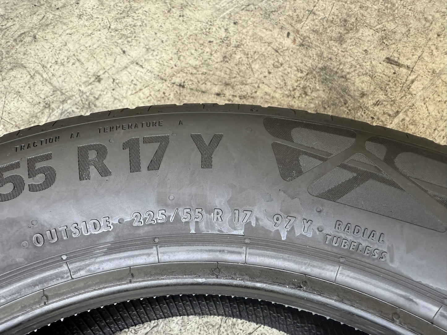 Usato: 1 Gomma 225/55R17 97Y Continental Estiva 90% residui