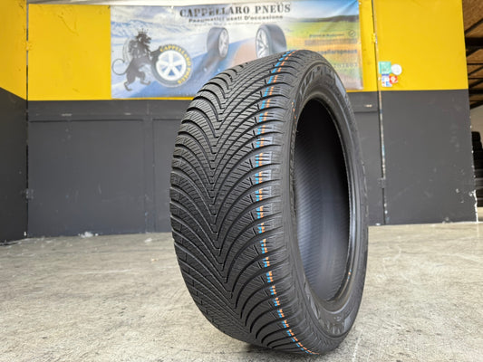 Usato: 1 Gomma 245/45R18 100Y XL Kumho 4 Stagioni 95% residui
