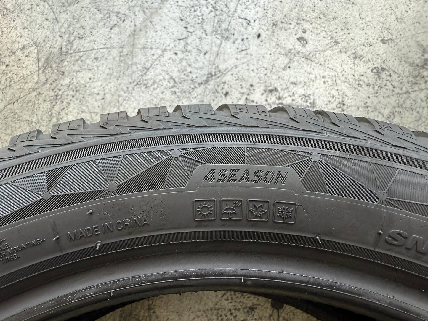 Usato: 1 Gomma 245/45R18 100Y XL Kumho 4 Stagioni 95% residui