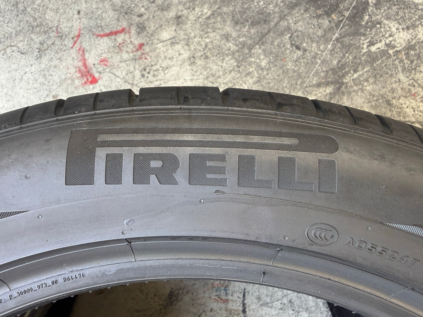 Usato: 2 Pneumatici Pirelli P Zero PZ4 235/50R20 104Y XL J LR Estivi 85% Residui