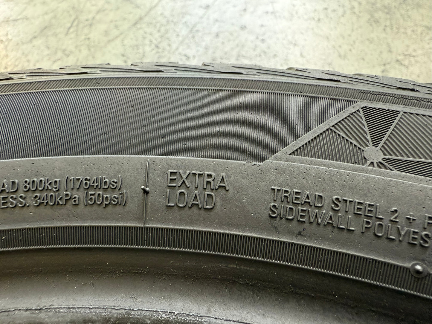 Usato: 1 Gomma 245/45R18 100Y XL Kumho 4 Stagioni 95% residui