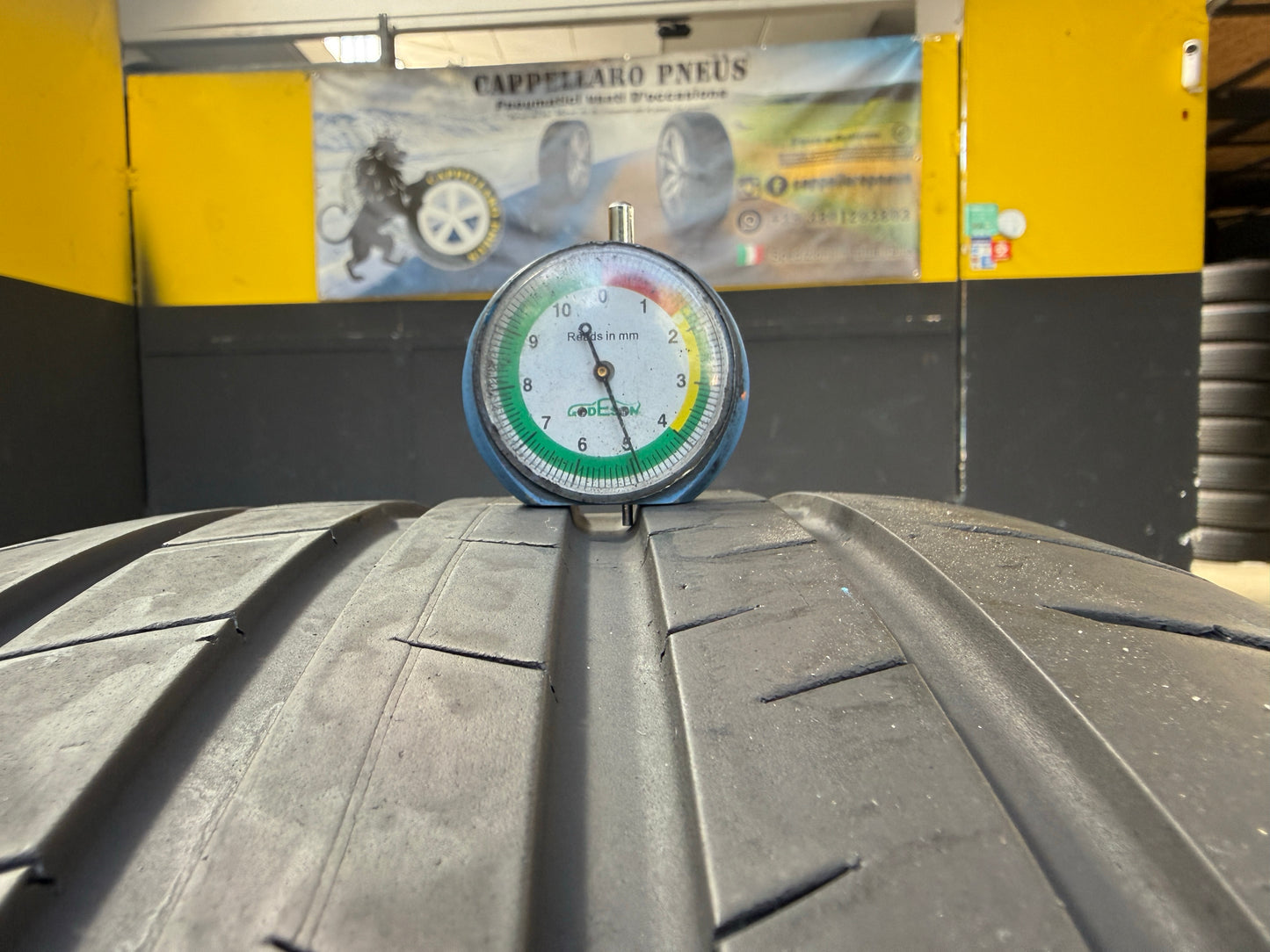Usato: 2 Pneumatici Bridgestone Alenza 001 275/40R20 106W XL (*) MFS Estivi 80% Residui
