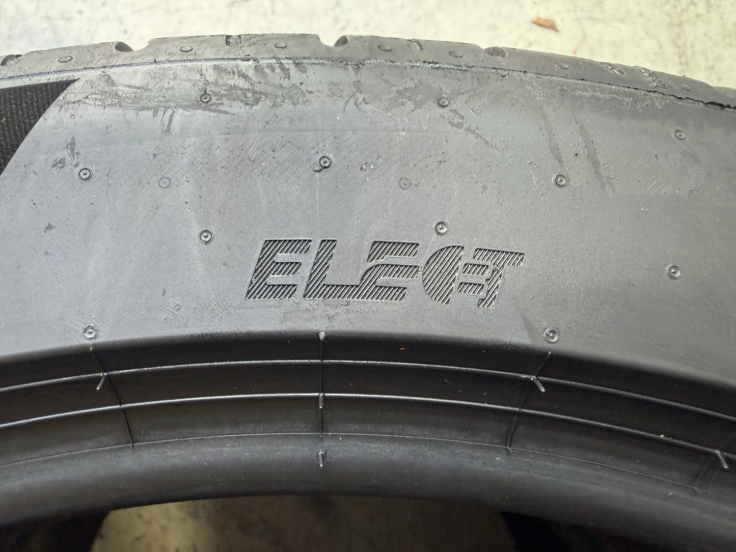 Usato: 2 Pneumatici Pirelli P Zero E 285/40R20 108Y XL ELECT Estivi 85% Residui