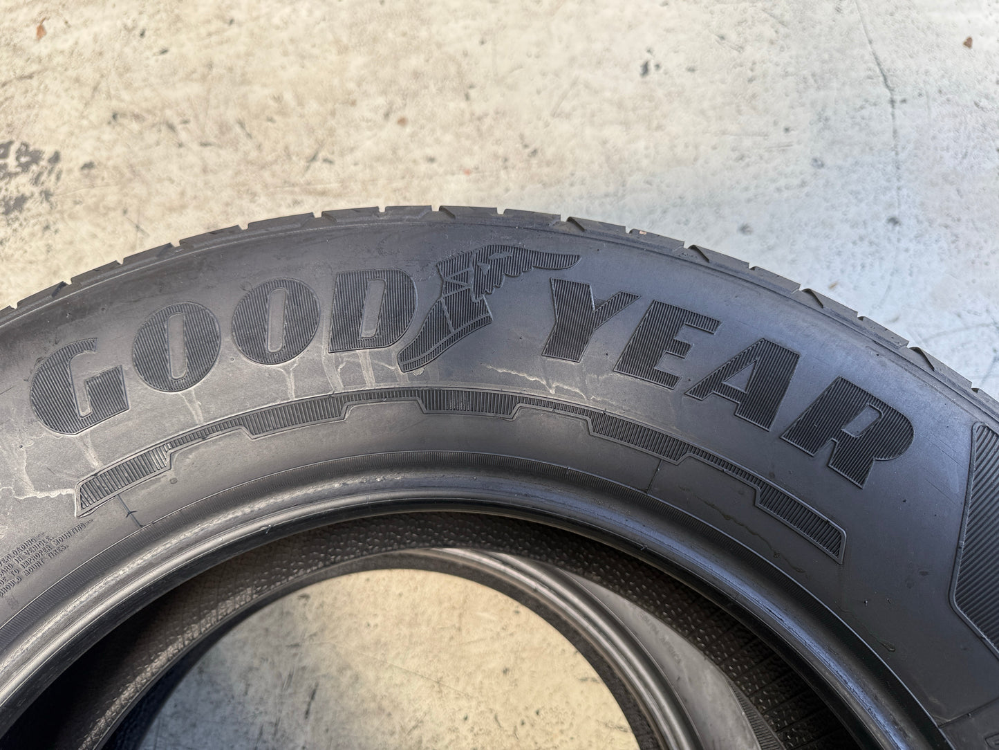 Usato: 2 Pneumatici Goodyear Wrangler Territory HT 255/65R18 111H M+S Estivi 80% Residui