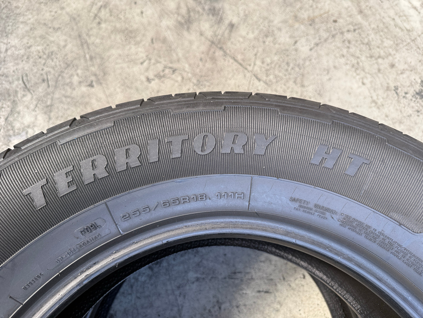 Usato: 2 Pneumatici Goodyear Wrangler Territory HT 255/65R18 111H M+S Estivi 80% Residui
