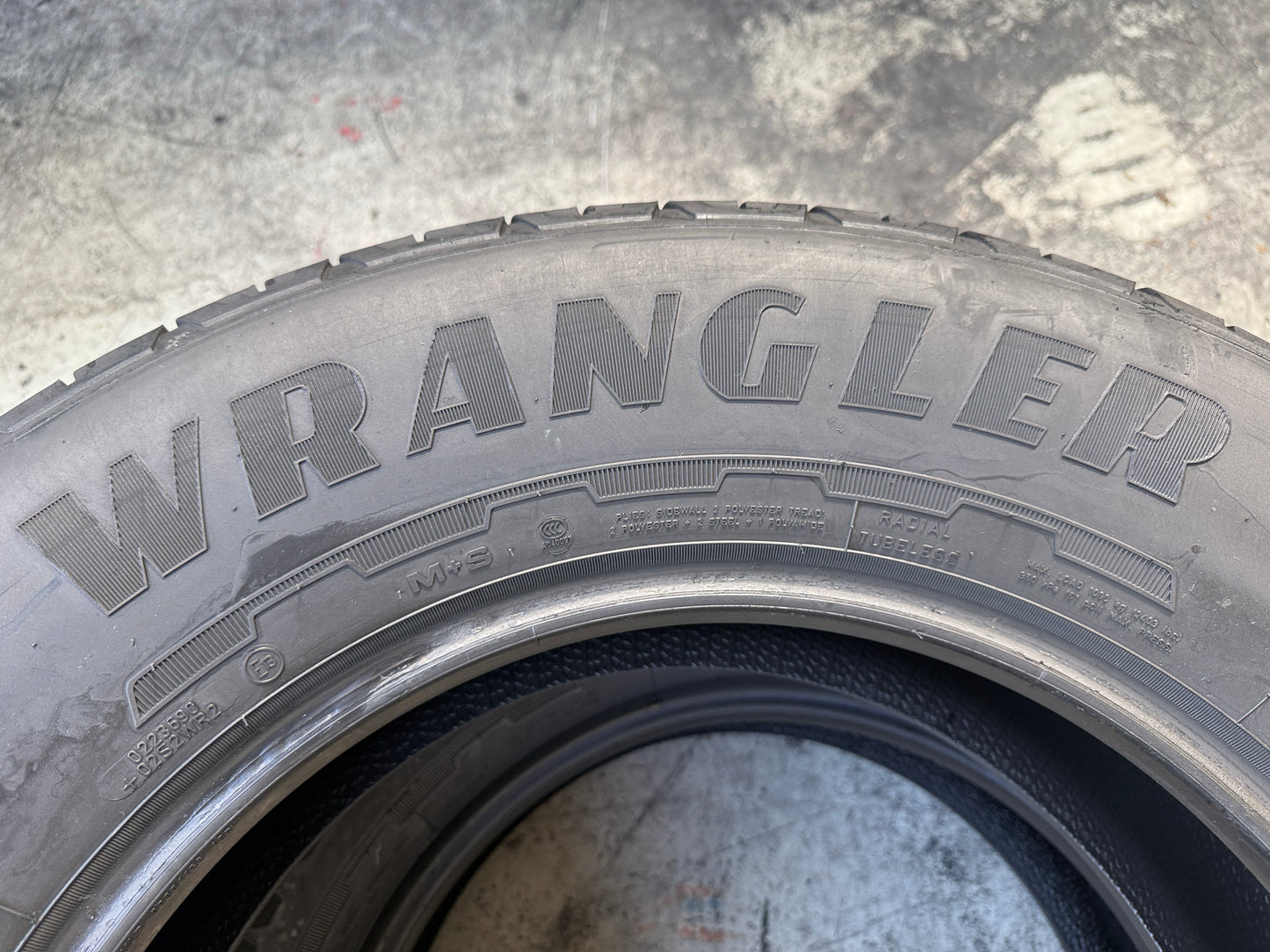Usato: 2 Pneumatici Goodyear Wrangler Territory HT 255/65R18 111H M+S Estivi 80% Residui