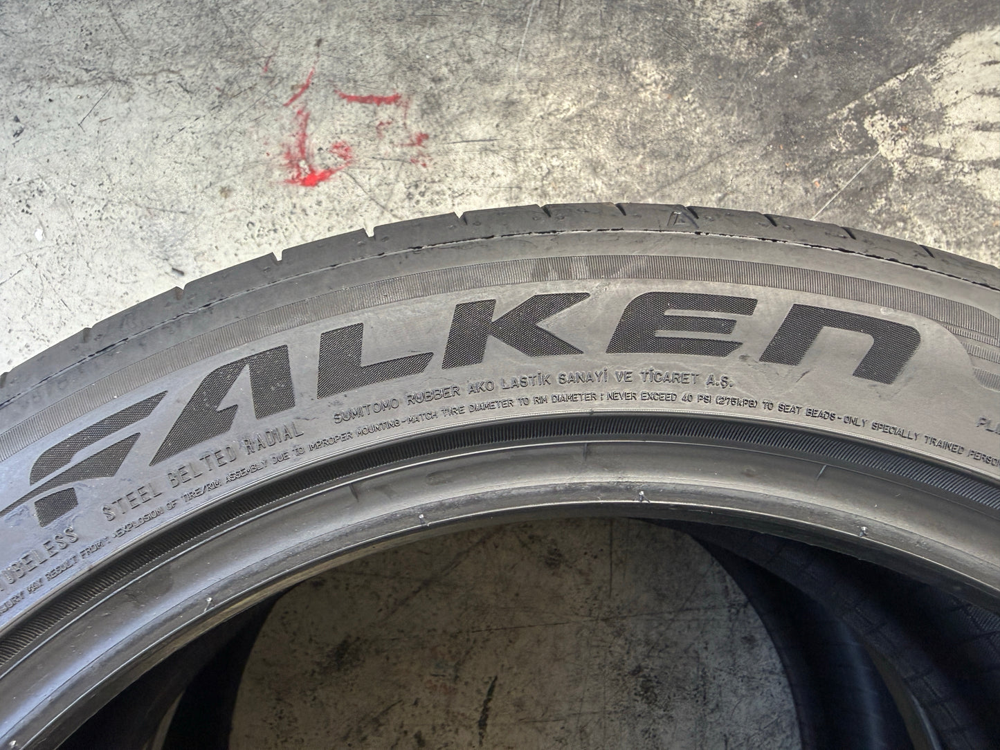 Usato: 2 Pneumatici Falken Azenis FK520 255/45R20 105Y XL Estivi 90% Residui