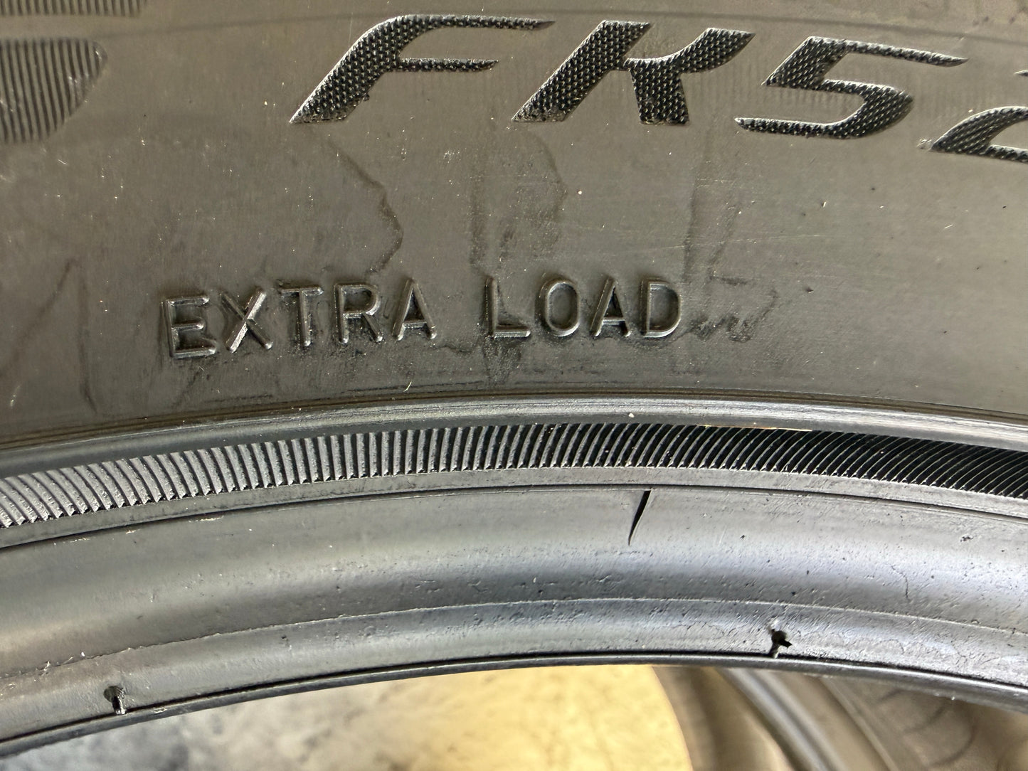 Usato: 2 Pneumatici Falken Azenis FK520 255/45R20 105Y XL Estivi 90% Residui