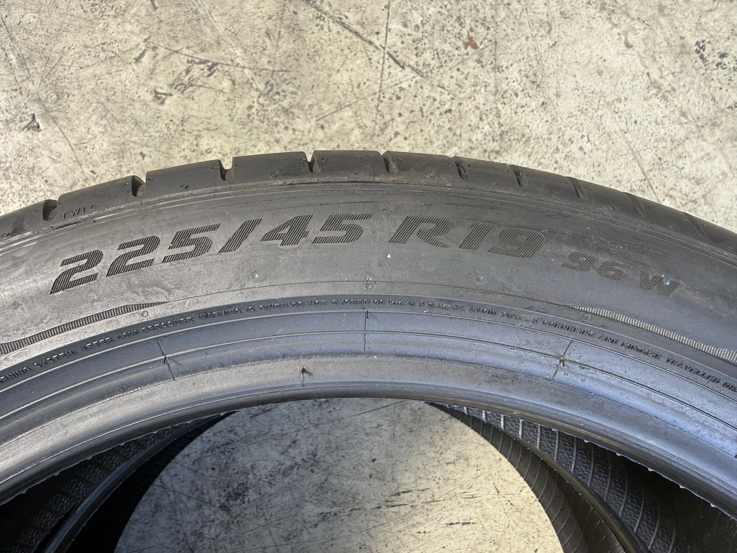 Usato: 4 Pneumatici Pirelli P Zero PZ4 225/45R19 96W XL (*)  MFS  Run Flat 85-90% Residui