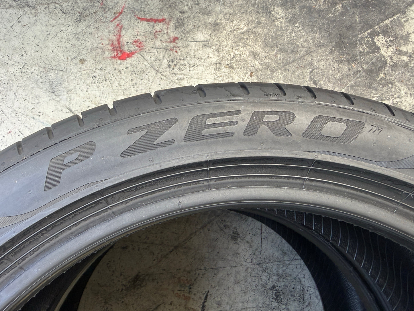 Usato: 4 Pneumatici Pirelli P Zero PZ4 225/45R19 96W XL (*)  MFS  Run Flat 85-90% Residui