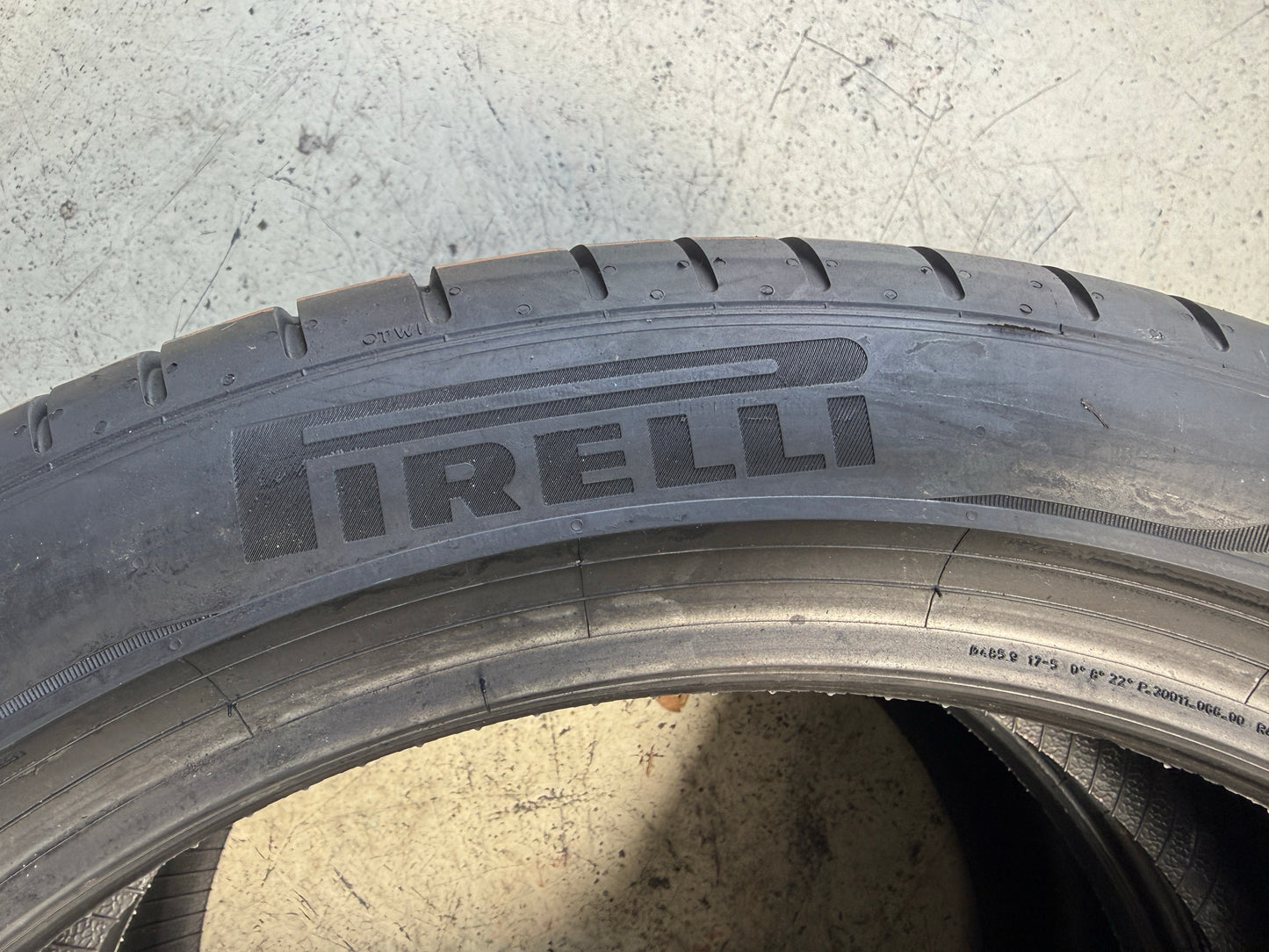 Usato: 4 Pneumatici Pirelli P Zero PZ4 225/45R19 96W XL (*)  MFS  Run Flat 85-90% Residui