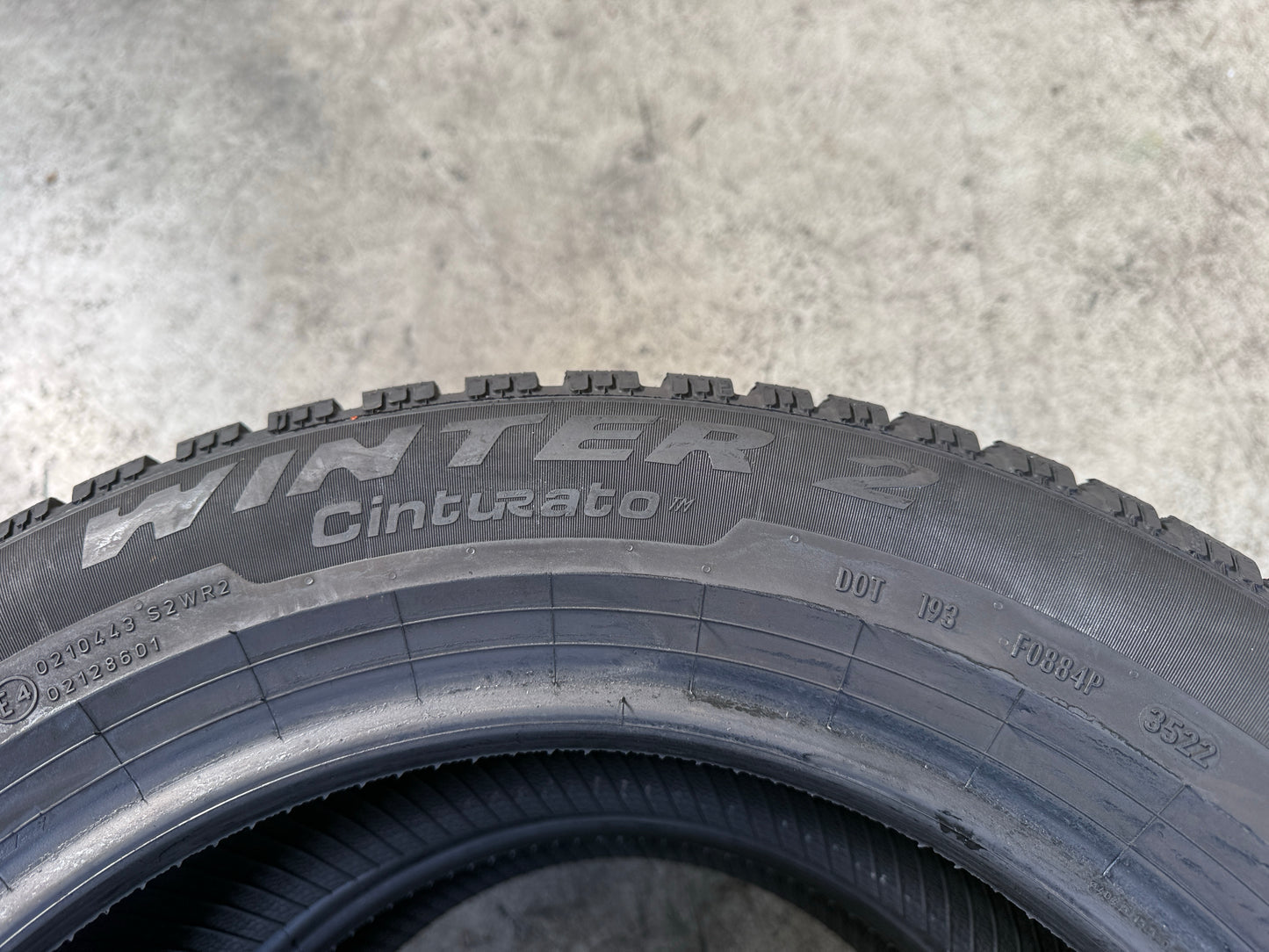 Usato: 2 Gomme 205/60R16 96H XL Pirelli Pneumatici Invernali 90% residui