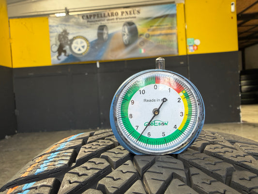 Usato: 2 Gomme 205/60R16 96H XL Pirelli Pneumatici Invernali 90% residui