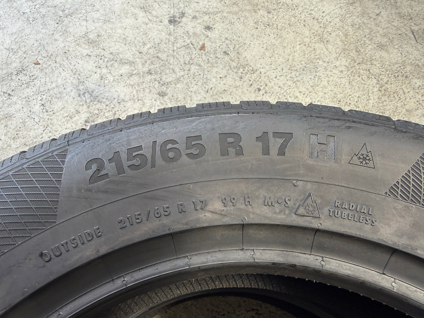 Nuovo: 2 Gomme 215/65R17 99H Continental Invernali
