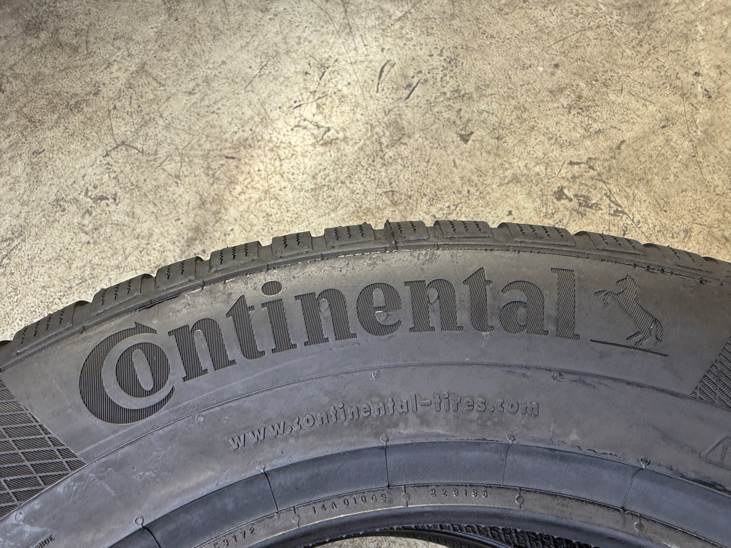 Nuovo: 2 Gomme 215/65R17 99H Continental Invernali