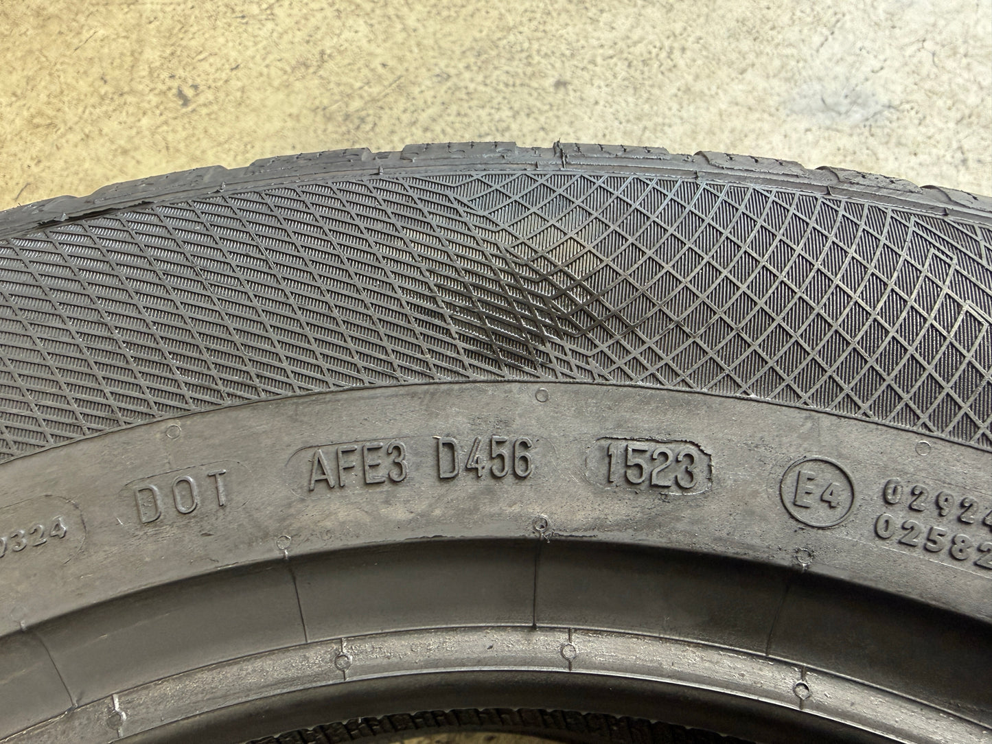 Nuovo: 2 Gomme 215/65R17 99H Continental Invernali