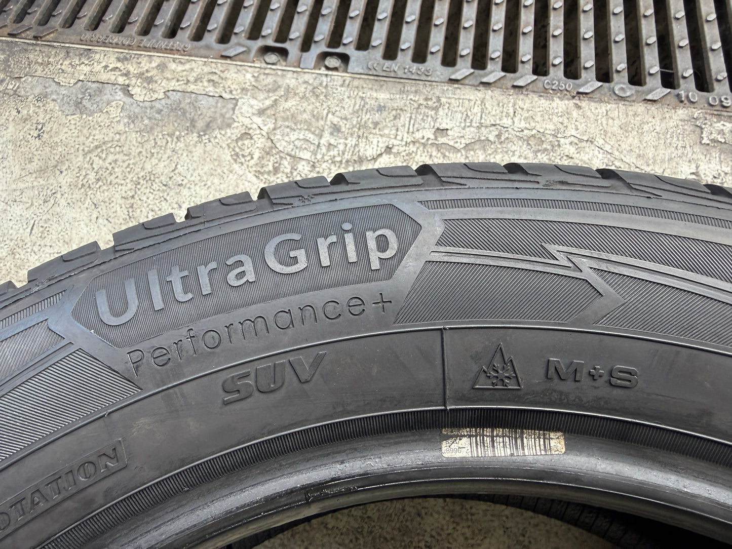 Usato: 4 Gomme 107H XL 235/60R18 Goodyear invernali al 80/90% residui
