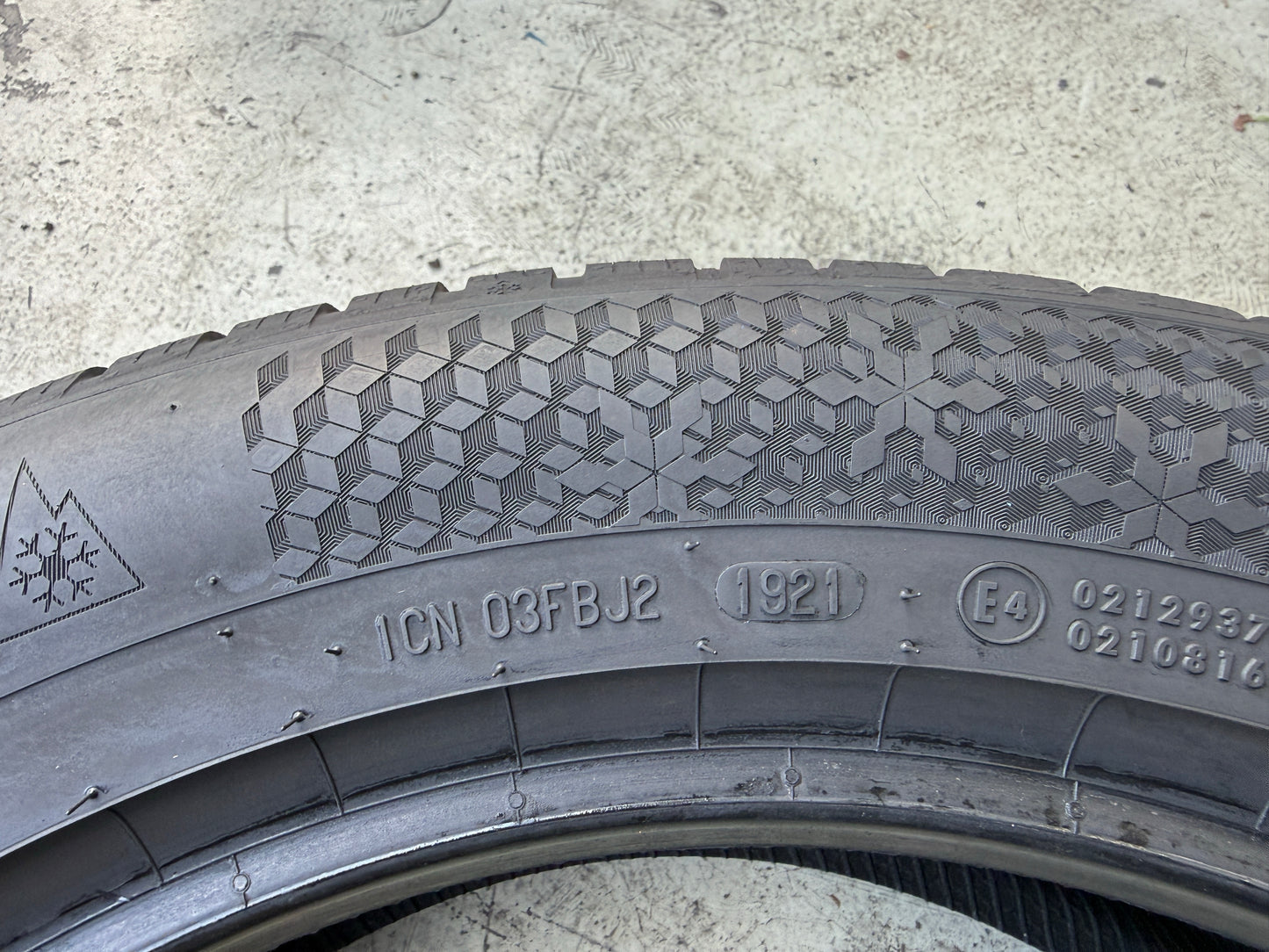 Usato: 4 Gomme 225/55R18 102V XL Continental Invernali 95/99% residui