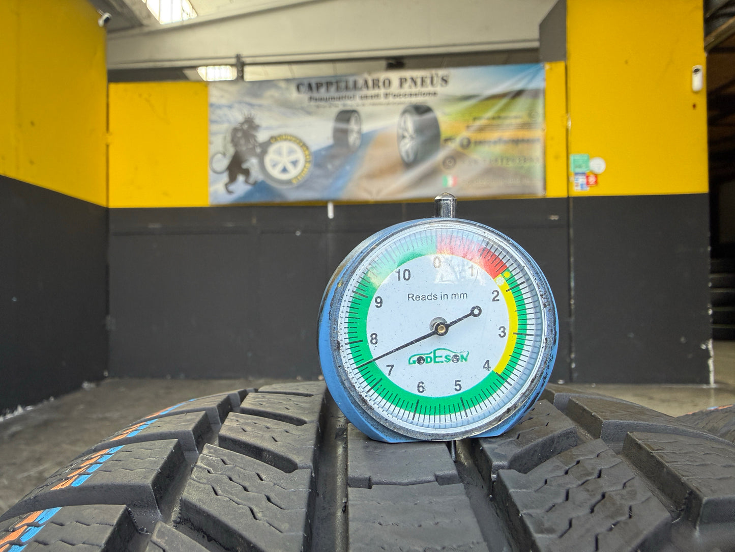 Usato: 4 Gomme 225/60R18 104V XL Continental Invernali 95/99% residui