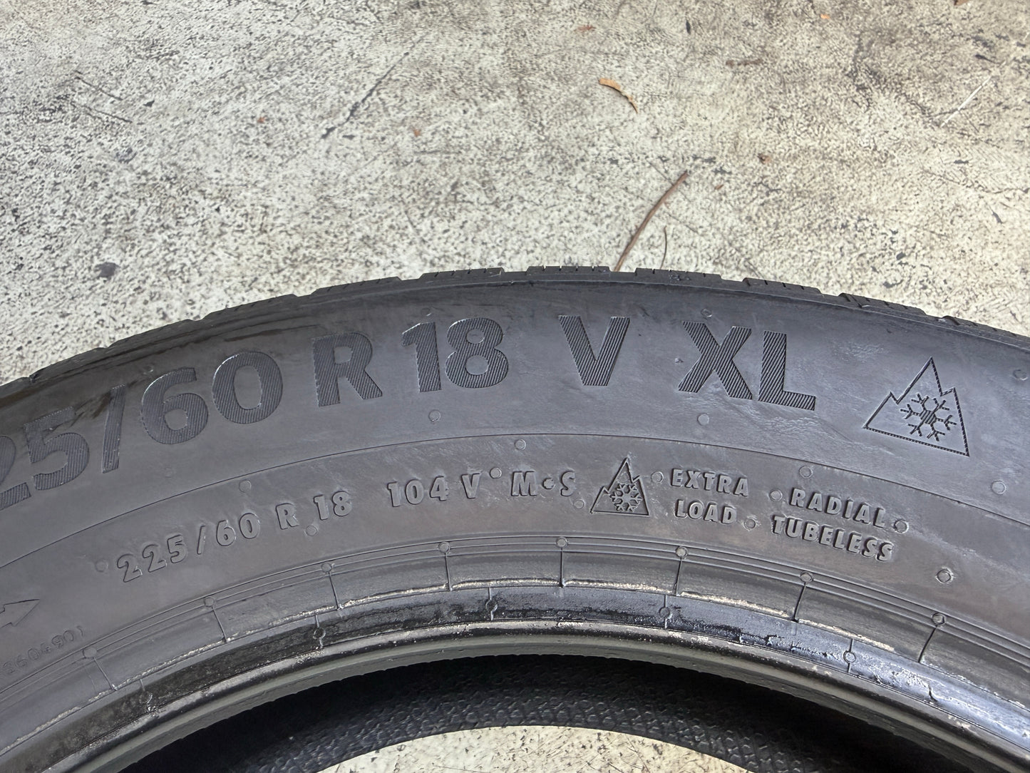 Usato: 4 Gomme 225/60R18 104V XL Continental Invernali 95/99% residui