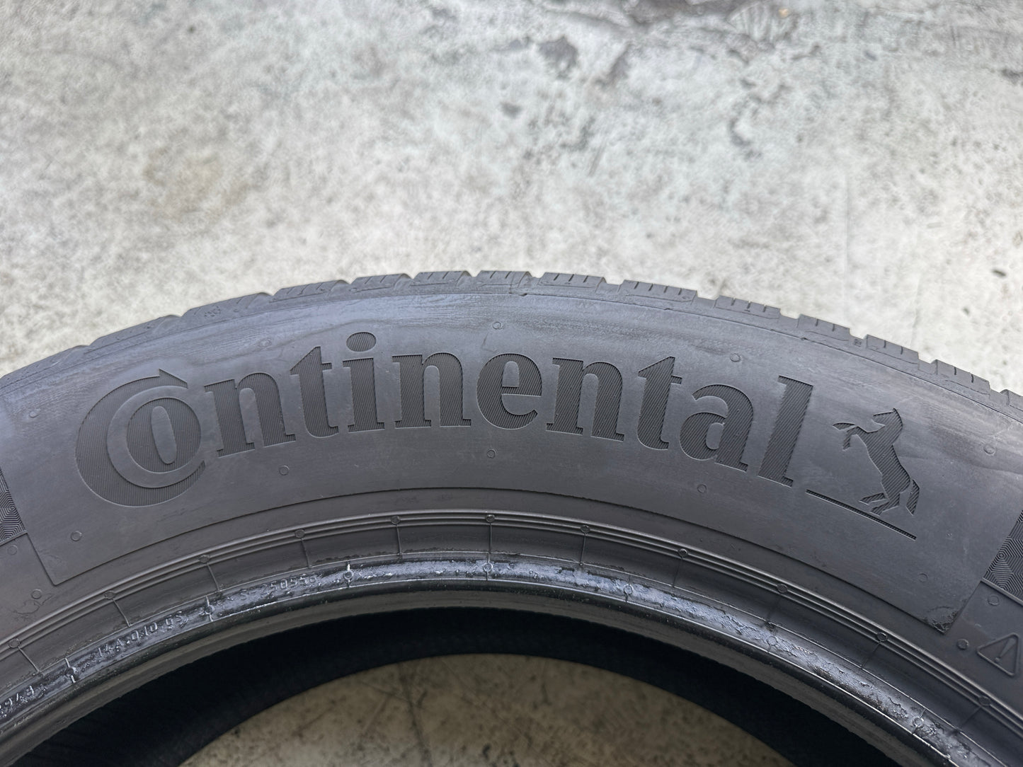 Usato: 4 Gomme 225/60R18 104V XL Continental Invernali 95/99% residui