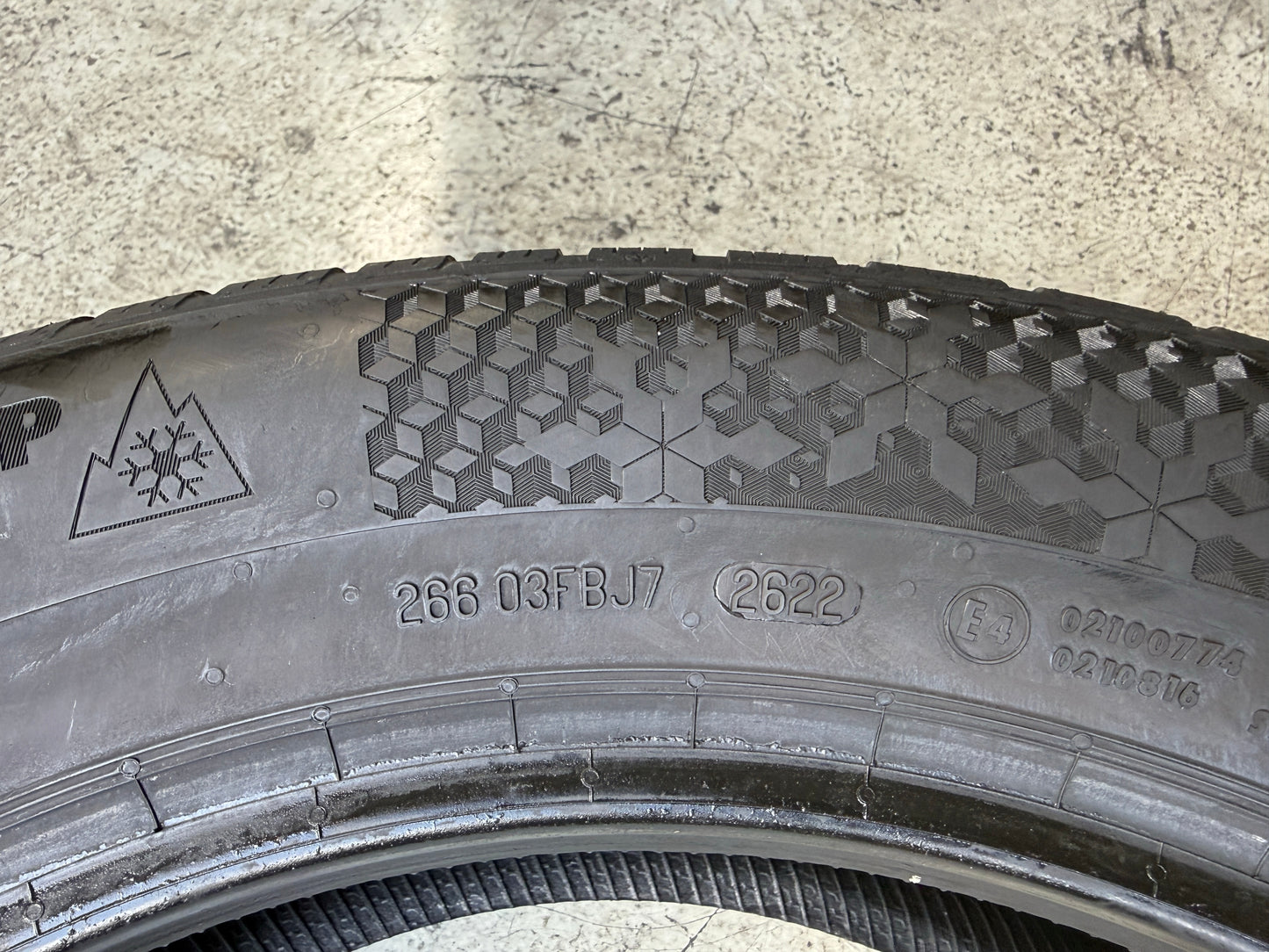 Usato: 4 Gomme 225/60R18 104V XL Continental Invernali 95/99% residui