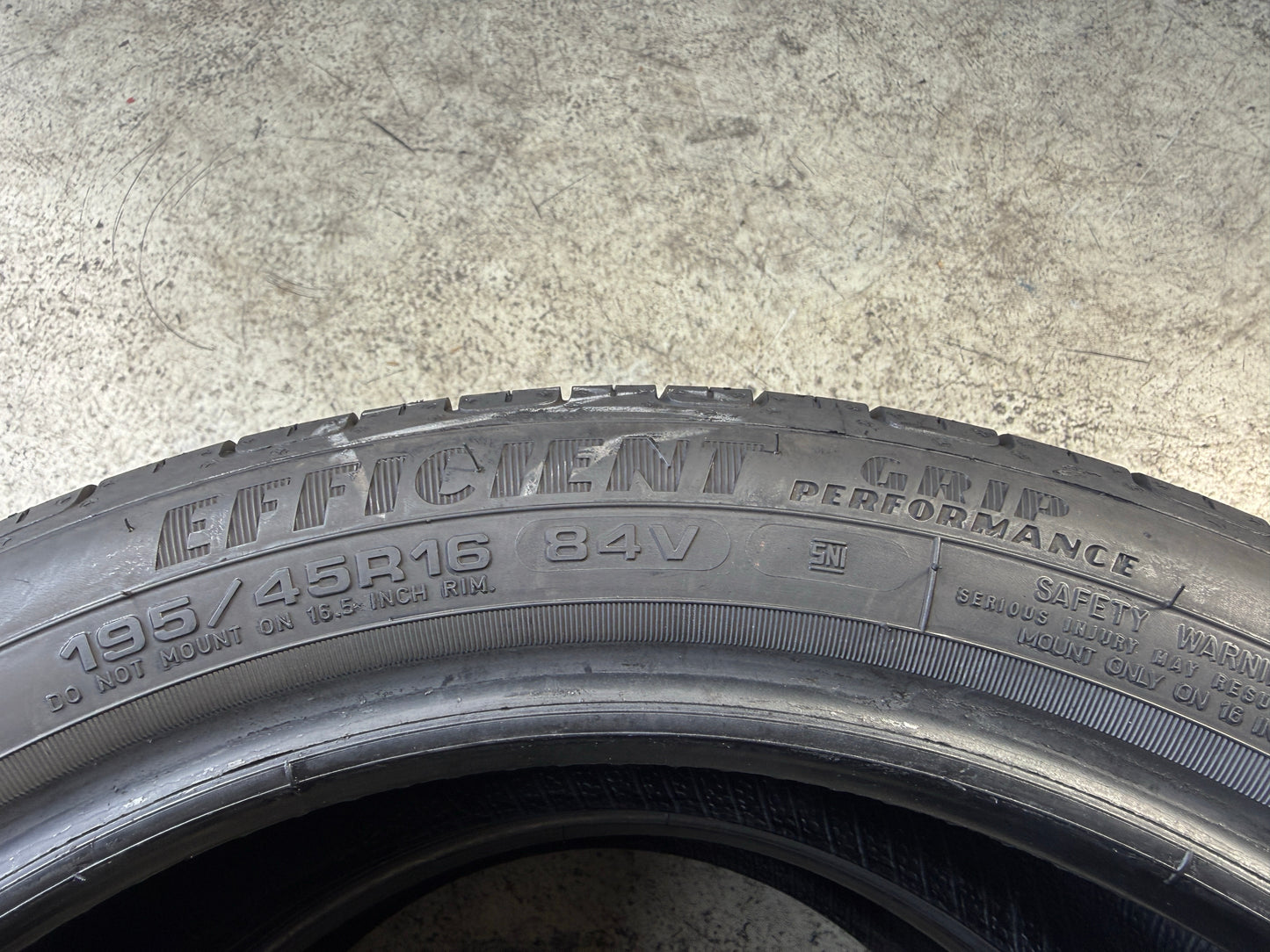 Usato: 1 Gomma 195/45R16 84V XL Goodyear Estive 85% residui
