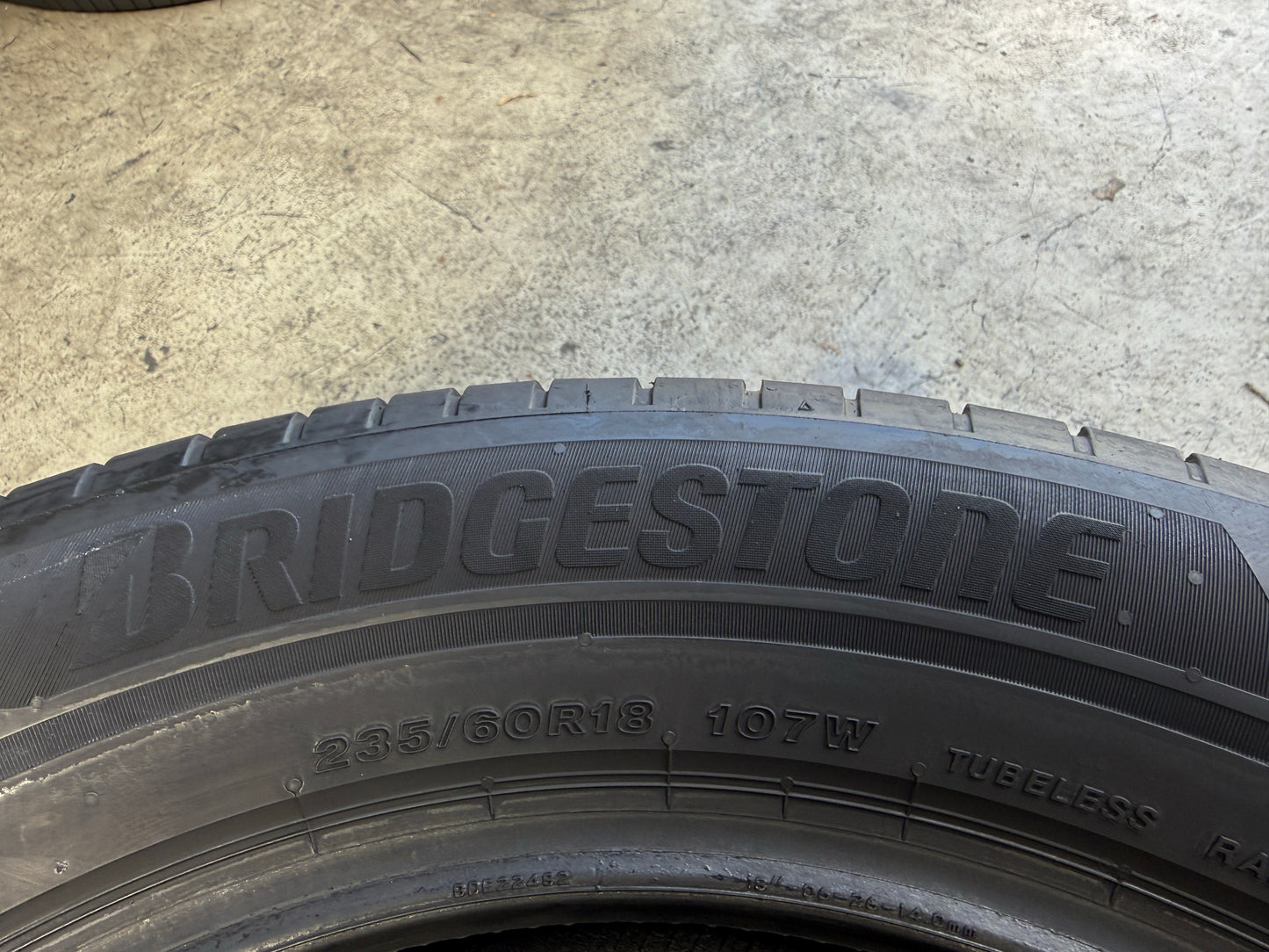 Usato: 2 Gomme 235/60R18 107W XL Bridgestone Estive 80% residui