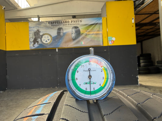 Usato: 2 Gomme 235/60R18 107W XL Bridgestone Estive 80% residui