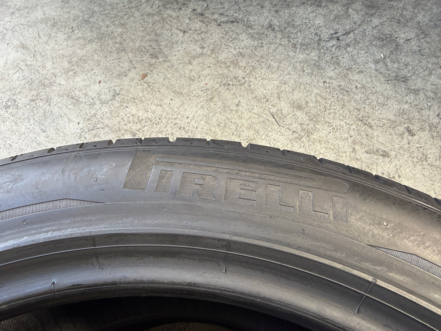 Usato: 2 Gomme 255/45R20 101Y Pirelli Estive 80% residui