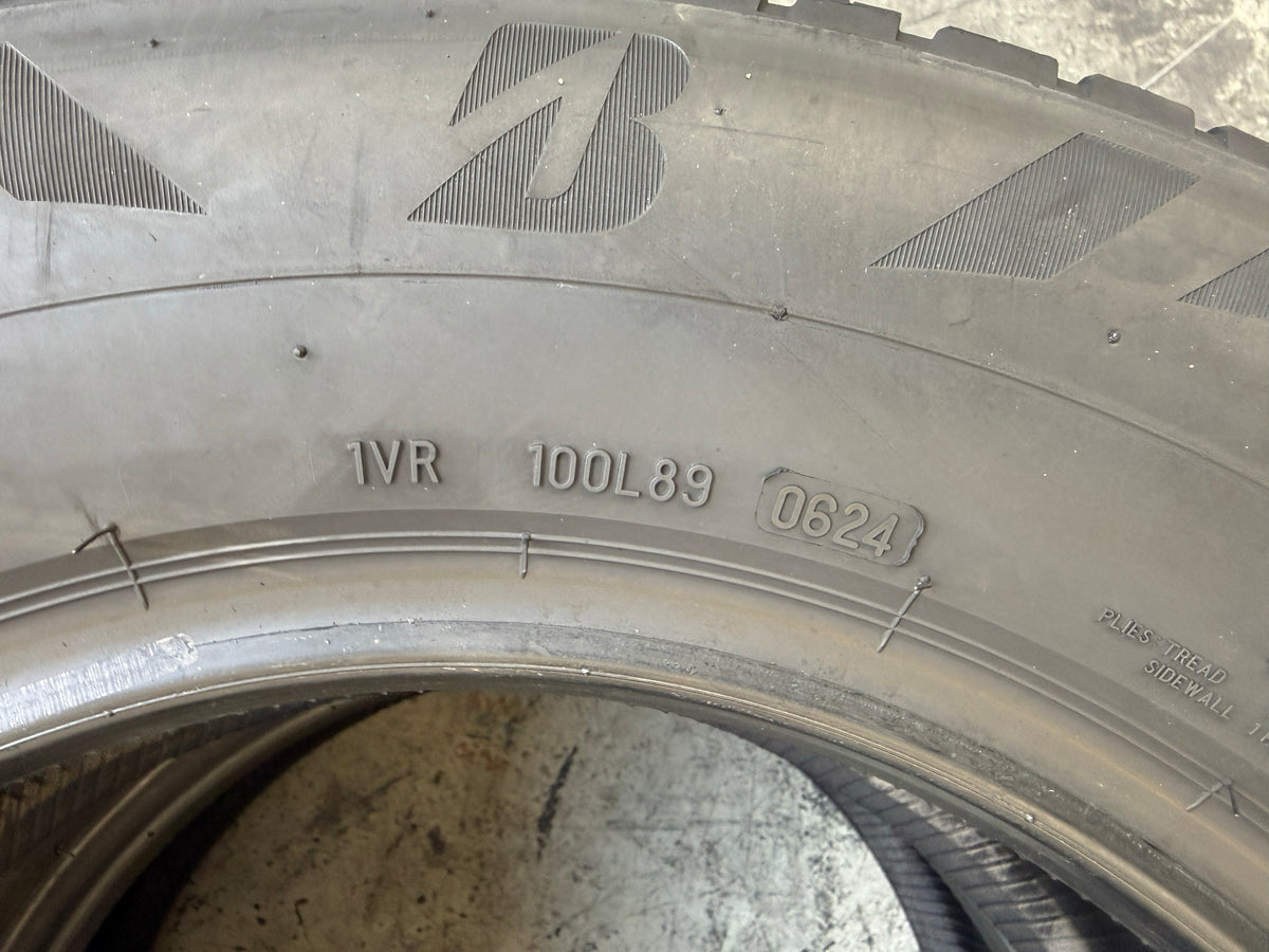 Usato: 2 Pneumatici Bridgestone Weather Control A005 Evo 215/65R16 102H 4 Stagioni 75% Residui