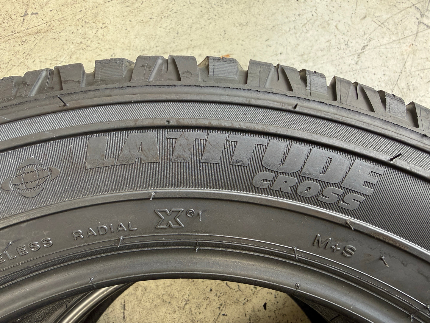 Usato: 2 Pneumatici Michelin Latitude Cross 215/65R16 102H XL Estivi M+S 75% Residui
