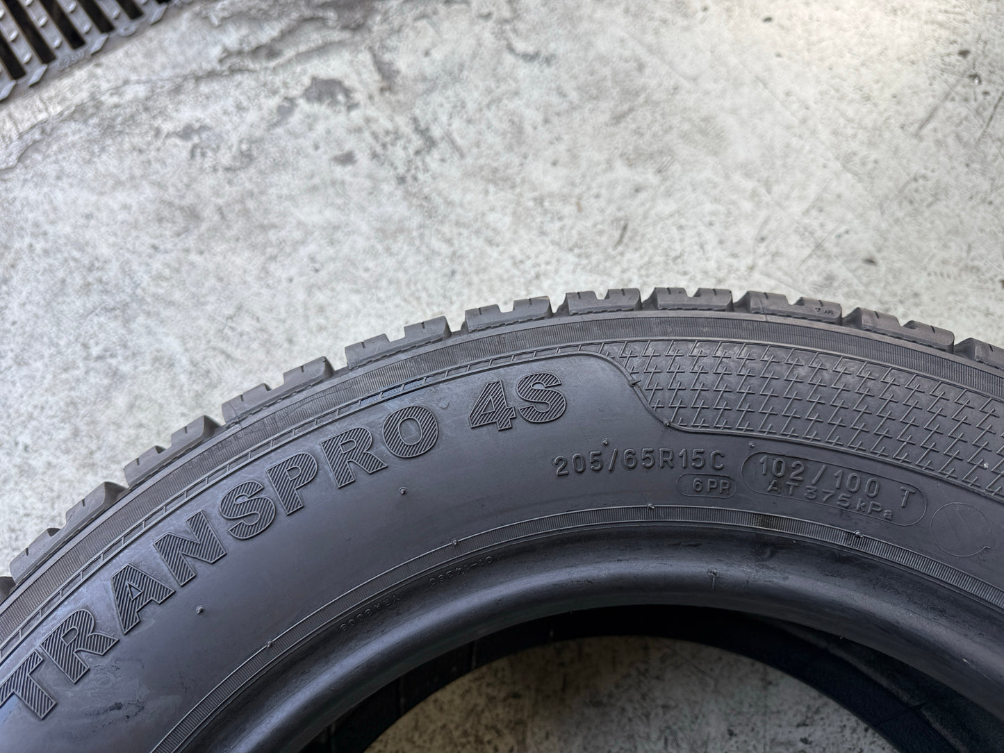 Usato: 4 Gomme 205/65R15C 102/100T Kleber 4 Stagioni 90% residui