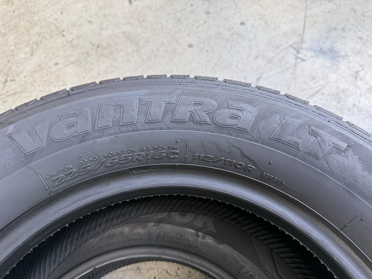 Usato: 2 Pneumatici Hankook Vantra LT 225/65R16C 112/110R Estivi 75% Residui