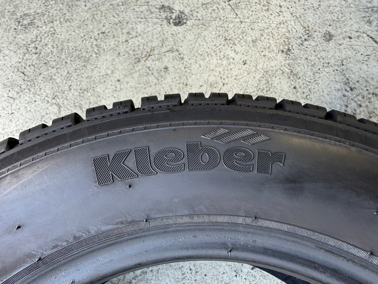 Usato: 4 Gomme 205/65R15C 102/100T Kleber 4 Stagioni 90% residui