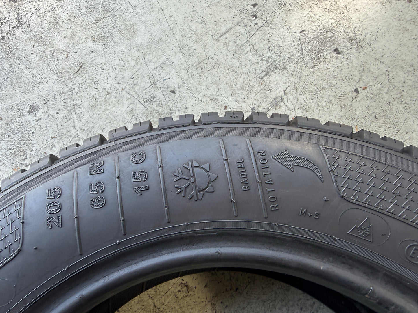 Usato: 4 Gomme 205/65R15C 102/100T Kleber 4 Stagioni 90% residui