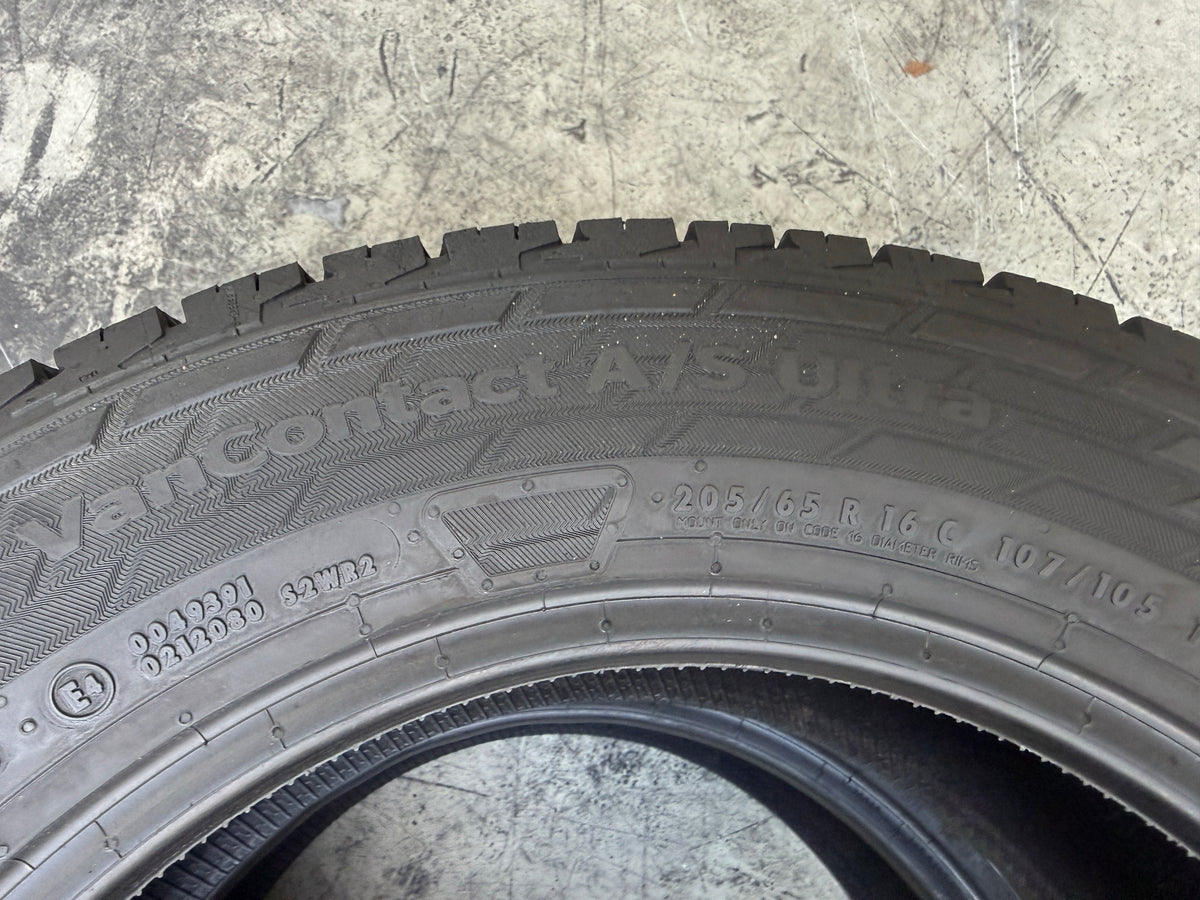 Usato: 2 Pneumatici Continental VanContact A/S Ultra 205/65R16C 107/105T 4 Stagioni 80% Residui