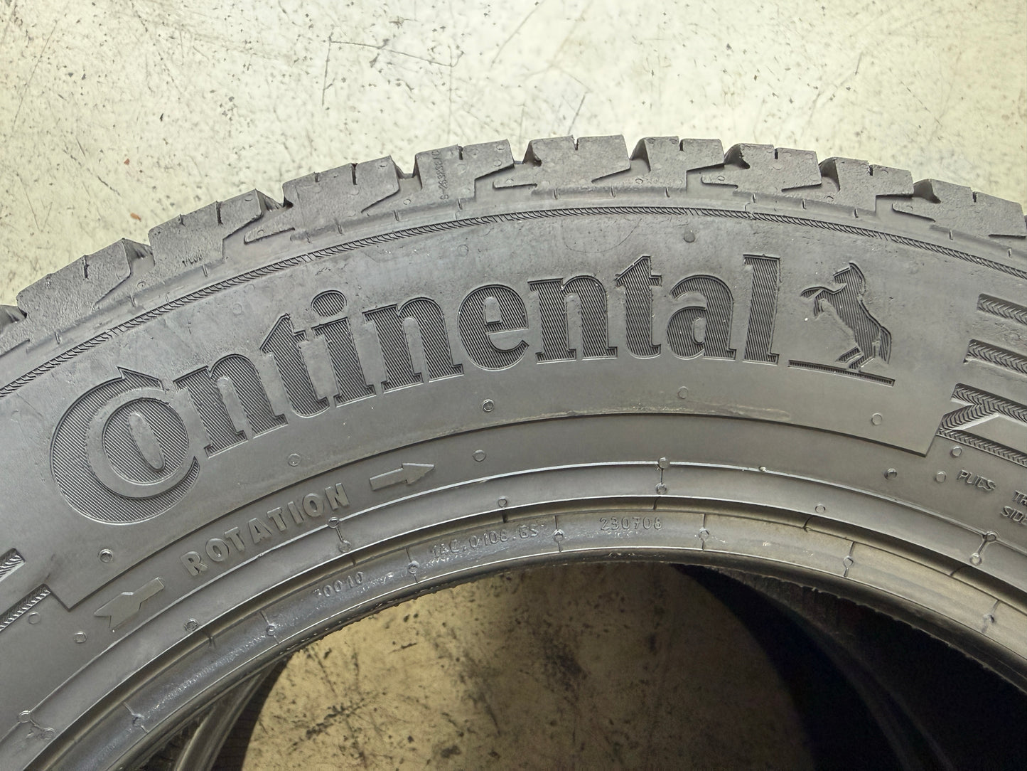 Usato: 2 Pneumatici Continental VanContact A/S Ultra 205/65R16C 107/105T 4 Stagioni 80% Residui