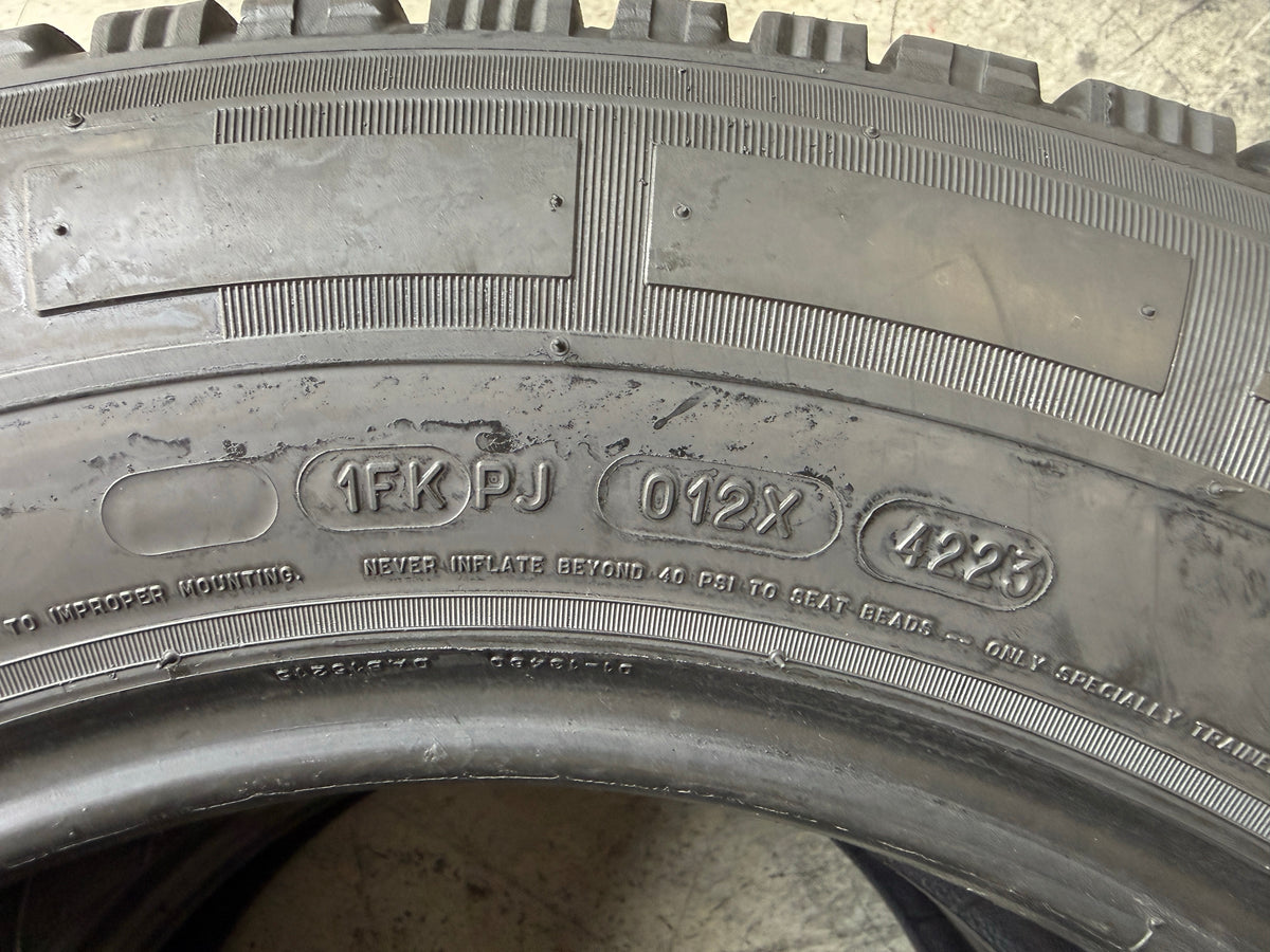Usato: 2 Pneumatici Michelin Agilis Alpin 225/65R16C 112/110R 8PR Invernali 70% Residui