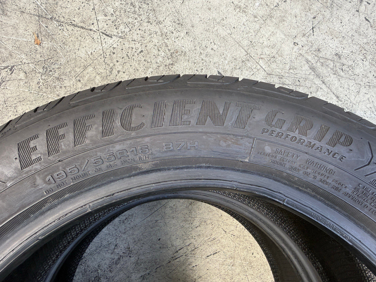 Usato: 2 Pneumatici Goodyear EfficientGrip Performance 195/55R16 87H Estivi 90% Residui