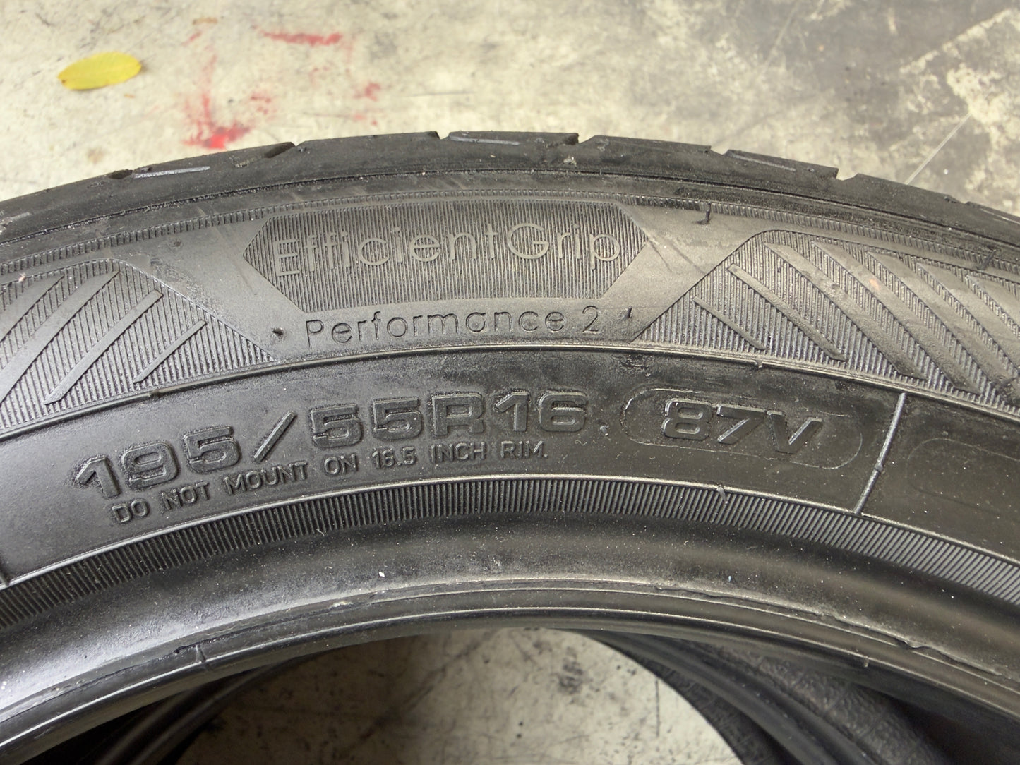 Usato: 2 Pneumatici Goodyear EfficientGrip Performance 2 195/55R16 87V Estivi 95% Residui
