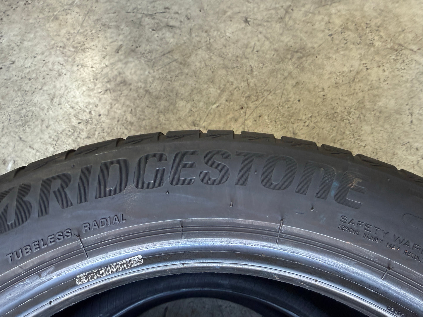 Usato: 2 Gomme 215/55R17 94V Bridgestone Pneumatici Estivi 85% residui