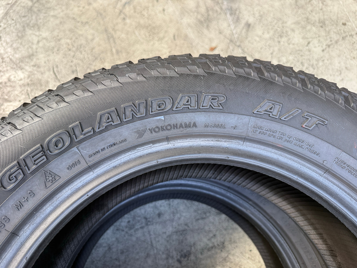 Usato: 2 Pneumatici Yokohama Geolandar A/T G015 215/65R16 98H 4 Stagioni 80% Residui