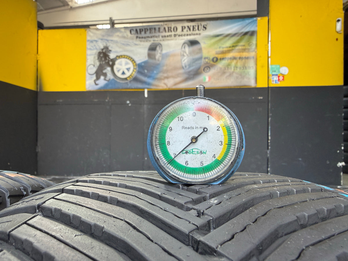 Usato: 4 Pneumatici Michelin CrossClimate 2 SUV 235/45R20 100H XL 4 Stagioni 90-95% Residui