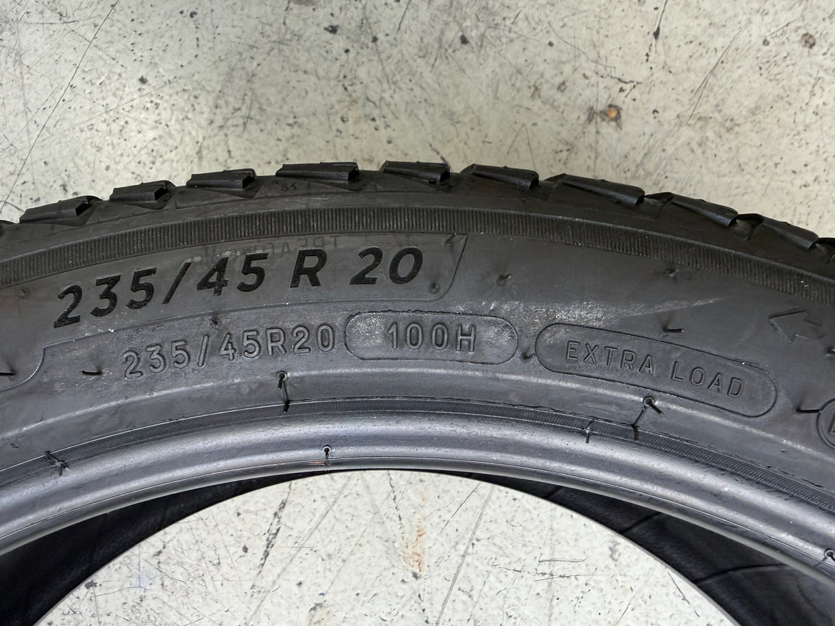 Usato: 4 Pneumatici Michelin CrossClimate 2 SUV 235/45R20 100H XL 4 Stagioni 90-95% Residui